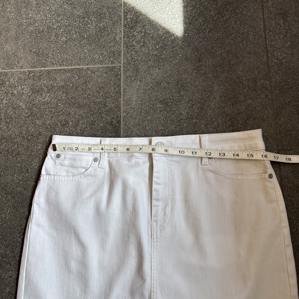 Talbots Size 10 White Denim Skirt 5 Pocket 3/4 Length Cotton Blend Front Slit - Picture 7 of 16